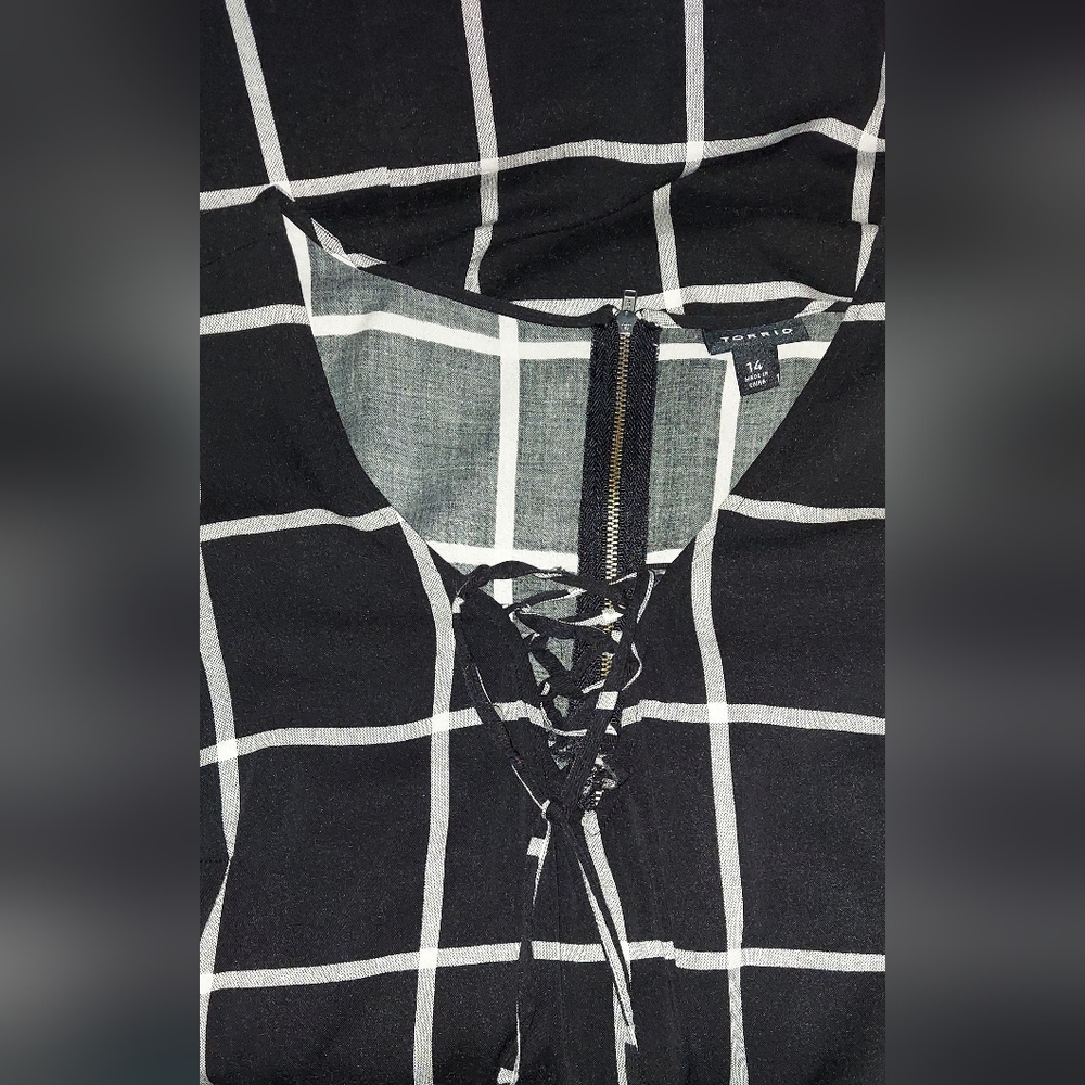 TORRID BLACK & WHITE STRIP DRESS Plus Size 14 - Picture 8 of 10